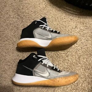 Nike Kyrie Flytrap Iv